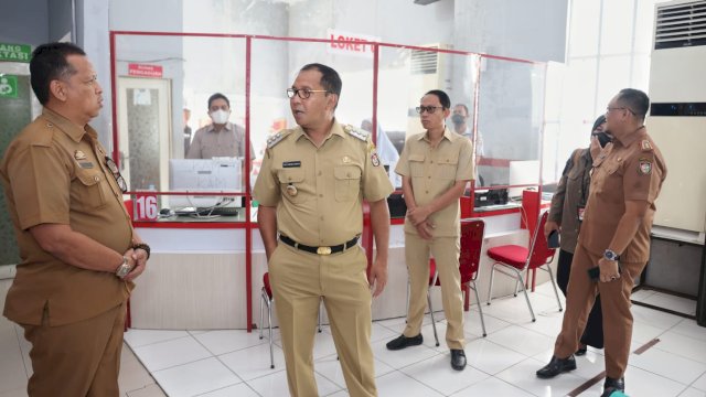Sidak Dukcapil, Danny Pomanto Apresiasi Pelayanan ke Masyarakat dan Fasilitas Kantor