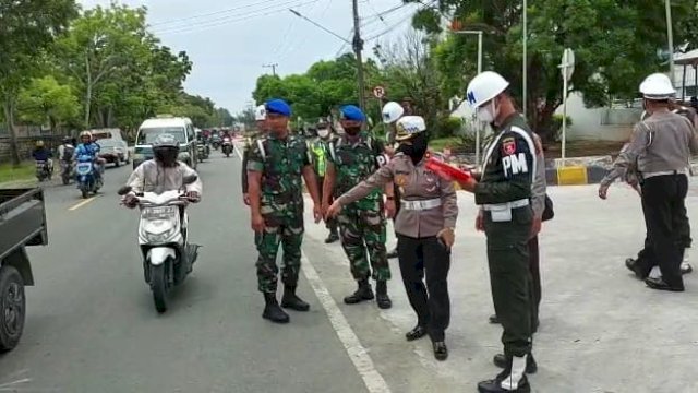 Pasutri Anggota TNI Tewas Ditabrak Anak Sendiri.(F-INT)