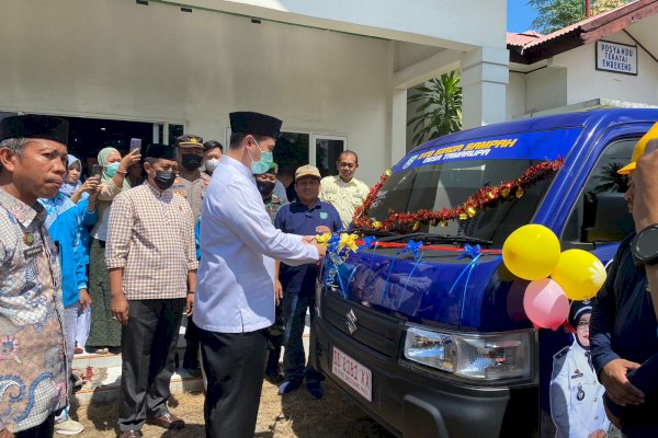 Bupati Yusran Resmikan Mobil Sampah dan Bagikan Bantuan di Desa Tamarupa Pangkep