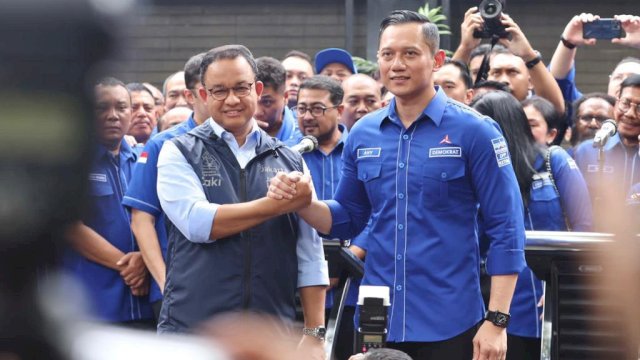 Capres Partai NasDem, Anies Baswedan bersama Ketua Umum Partai Demokrat, Agus Harimurti Yudhoyono.