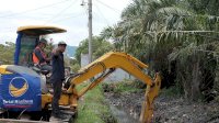 Waka DPRD Palopo Salam Respon Cepat Apirasi Rakyat, Langsung Turunkan Alat Berat Kuras Drainase