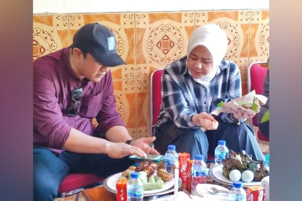 Camat Fadly Dampingi Wawali Fatmawati Rusdi Saat Tinjau Pengerukan Drainase di Antang