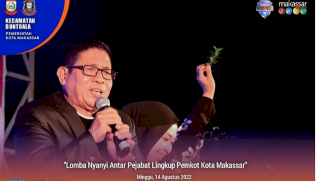 Camat Bontoala Arman dan Istri Ikuti Lomba Nyanyi Tingkat Pejabat, Bawakan Lagu Cakra Khan