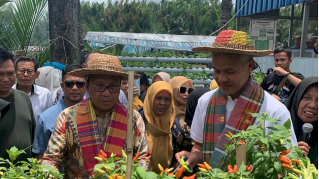 Camat Panakkukang Dampingi Ganjar Pranowo &#038; Danny Pomanto Panen Cabai dan Ikan Nila