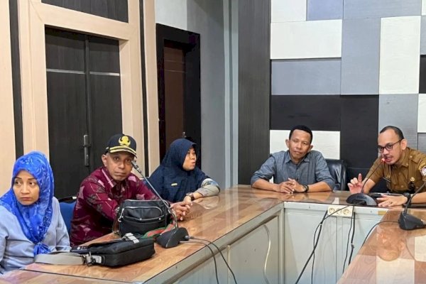 Terima Kunjungan Bapenda Palu, Kepala UPT PBB Makassar Indirwan Perkenalkan Aplikasi PAKINTA