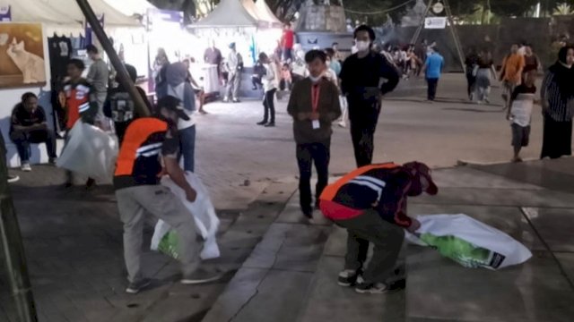 Jaga Kebersihan Lokasi F8, Camat Panakkukang Kerahkan Satgas Kebersihan