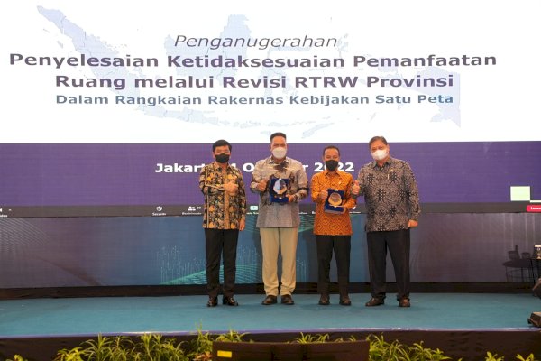 Andi Sudirman Raih Penghargaan Nasional dari Menko Perekonomian RI