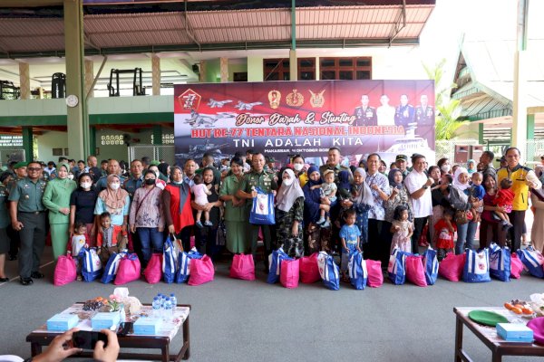 HUT Ke-77 TNI, Pangdam XIV/Hasanuddin Salurkan Paket Sembako-Vitamin untuk Cegah Stunting