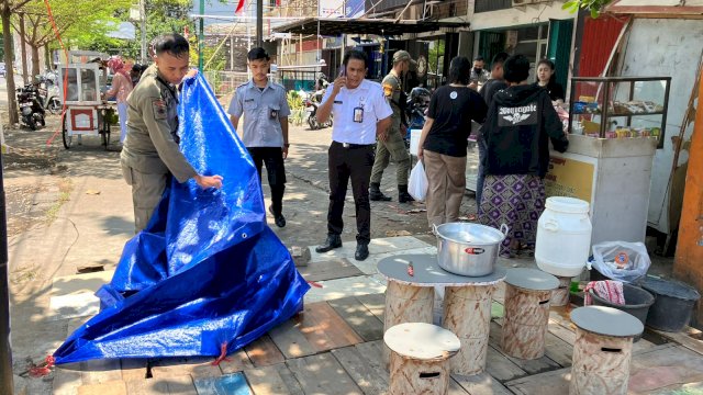 Satpol PP Mamajang Tertibkan Lapak di Kelurahan Maricaya Selatan