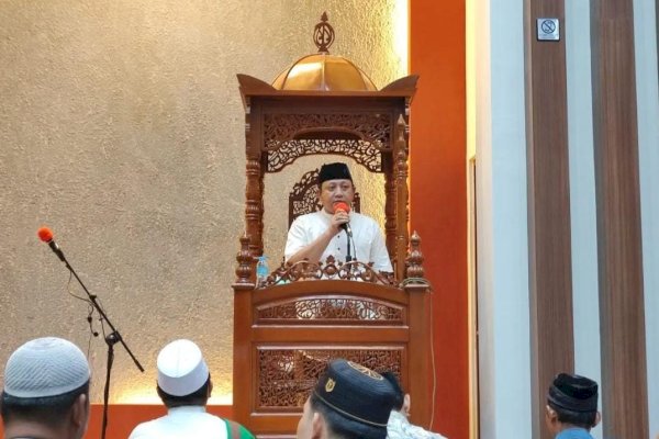 Safari Ramadhan ke-14 camat manggala bersyukur makassar kini PPKM level 2 dan ingatkan “jagai anak ta'”