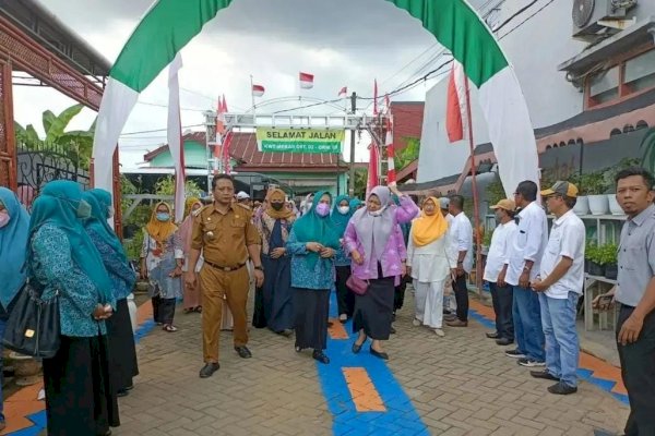 Ketua POKJA III PKK Makassar Evi Mappangara Kunjungi Lorong Mekar di Manggala