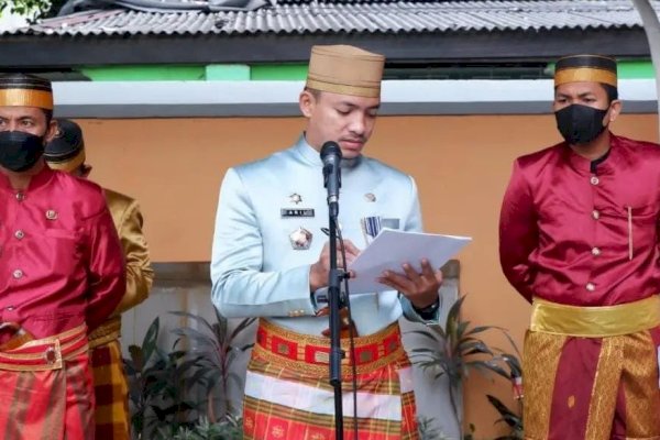 Sesuai Arahan Camat Ujung Pandang, Sekcam Pimpin Apel Pagi di Hari Kebudayaan Makassar