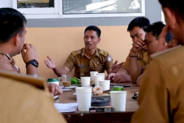 Camat Syahrial Rakor dengan Para Lurah se-Kecamatan Ujung Pandang