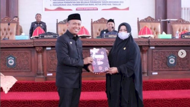 Bupati Syamsari Serahkan Ranperda Perubahan APBD 2022 ke DPRD Takalar