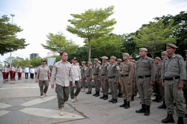 Gelar Apel Akbar, Danny Pomanto Beri Pengarahan Ratusan Satpol PP Kota Makassar