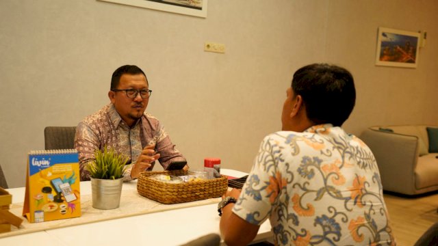 Kunjungan Ketua DPRD Kabupaten Bolaang, Ariffin Olii Di Kantor Dispar Makassar diterima oleh Kepala Bidang Ekonomi Kreatif, Zamhir Islamie Hatta