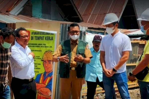 Bersama Dirut PD Pasar Makassar, Kadisdag Arlin Tinjau Pembangunan Pasar Sawah