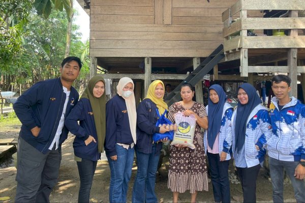 Jumat Berkah Pekan Ketiga Oktober 2022, NasDem Milenial RMS Pinrang Berbagi ke Masyarakat Tiroang