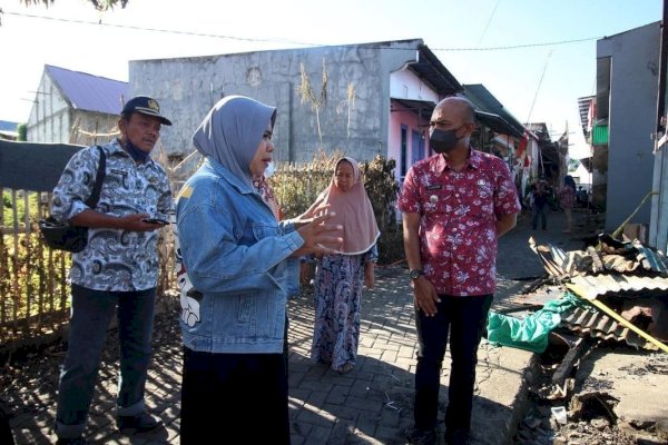 Camat Tamalanrea Salman Tinjau Lokasi Kebakaran di Lorong Parang