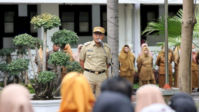 Danny Pomanto Pimpin Apel Pagi Pemkot Makassar.