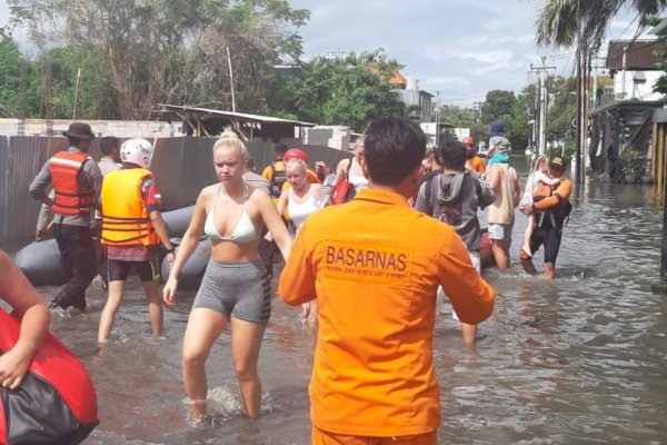 Banjir, 153 Turis Dievakuasi dari Vila Seminyak Bali