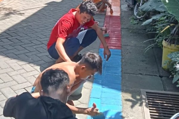 Manfaatkan Akhir Pekan, Warga Mariso Gotong Royong Tata Lorong Masing-masing