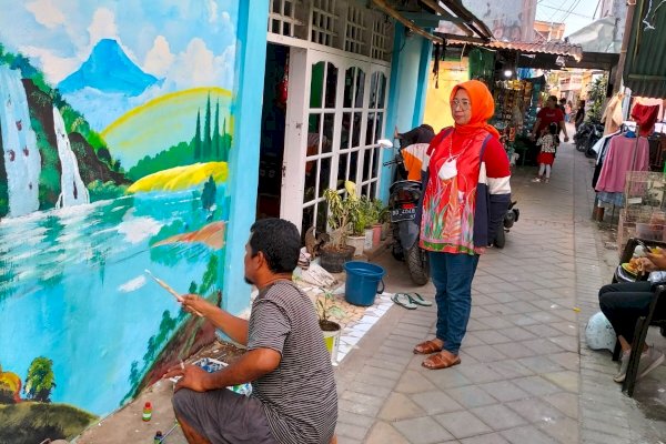 Semangat Gotong Royong Warga Kecamatan Mariso Tata Lorong Menjadfi Longwis