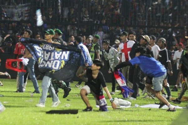 127 Orang Tewas, Polisi Minta Percepat Laga Arema FC vs Persebaya tapi Ditolak Panpel