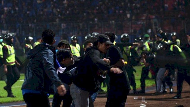 Kerusuhan di Stadion Kanjuruhan Malang.(F-INT)