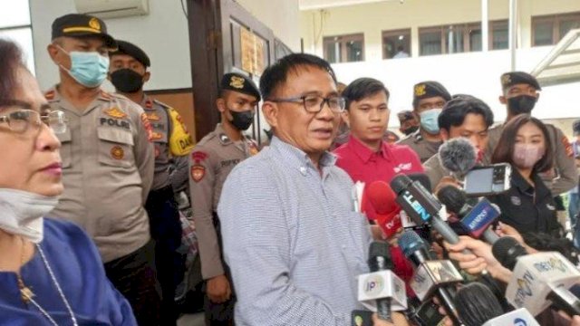 Keluarga Ferdy sambo beri dukungan untuk Ferdy Sambo.(F-INT)