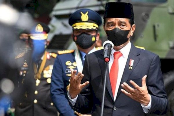 Jokowi: Polri – TNI Harus Sinergi Atasi Krisis