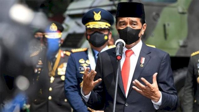Jokowi: Polri – TNI Harus Sinergi Atasi Krisis