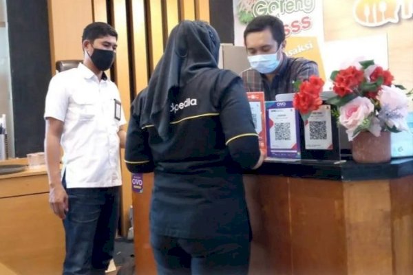 Rawan Manipulasi Pajak, Bapenda Makassar Pasang Alat Transaksi Online di Sejumlah Restoran