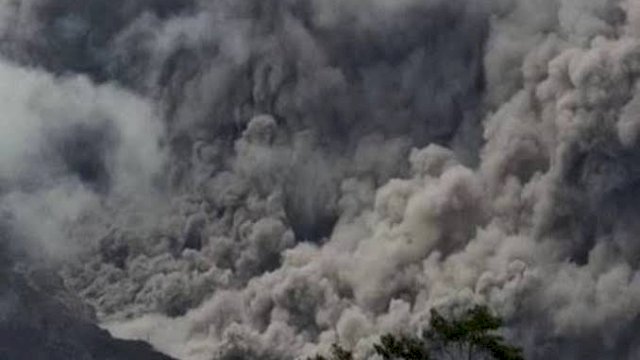 Waspada, Gunung Semeru Erupsi Lagi