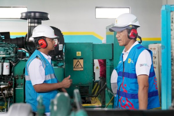 Gubernur Resmikan Pengoperasian Listrik 24 Jam di Pulau Lae-Lae