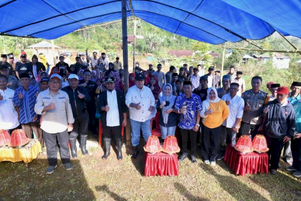 Warga Topidi Gowa : Terima Kasih Bantuannya Pak Gubernur Andi Sudirman