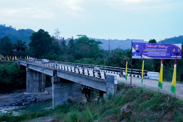 Gubernur Hadirkan Infrasturktur Jembatan Lanrange di Wajo, Warga: Kami Tidak Terisolasi Lagi