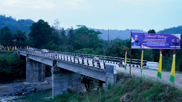 Gubernur Hadirkan Infrasturktur Jembatan Lanrange di Wajo, Warga: Kami Tidak Terisolasi Lagi