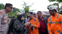 Gubernur Sulsel Bersama Menteri Sosial Tinjau Longsor di Gowa