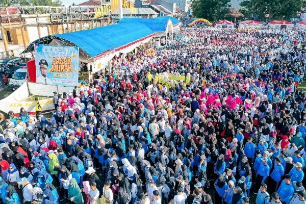 Gubernur Andi Sudirman Bersama 10 Ribu Masyarakat Jalan Sehat Sulsel Anti Mager di Selayar