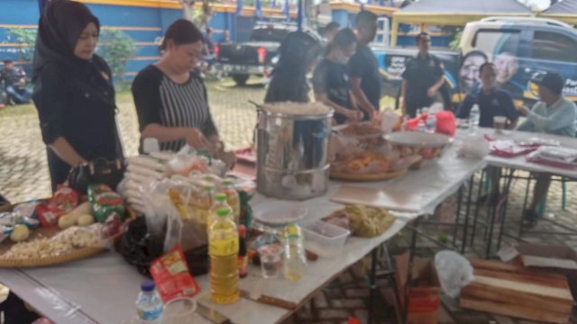 Dapur Umum NasDem di Cianjur Siapkan 1.500 Porsi Makanan Per Harinya