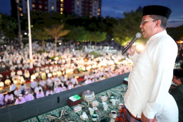 Shalat Subuh dan Doa Bersama Sambut Hari Jadi Makassar, Danny Pomanto Minta Tingkatkan Kekompakan