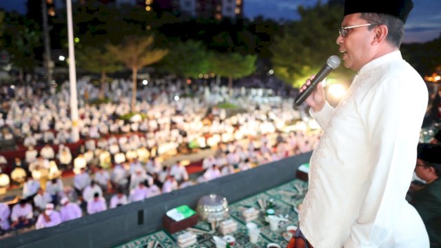 Shalat Subuh dan Doa Bersama Sambut Hari Jadi Makassar, Danny Pomanto Minta Tingkatkan Kekompakan