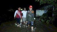 Peduli, Dirut PDAM Beni Iskandar Bersama Jajarannya Turun langsung salurkan Bantuan di 3 Lokasi Banjir