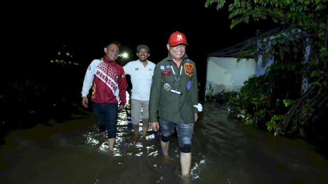 Peduli, Dirut PDAM Beni Iskandar Bersama Jajarannya Turun langsung salurkan Bantuan di 3 Lokasi Banjir