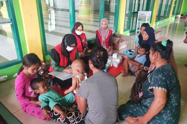 Personil TGC Dinkes Makassar Sasar Warga Terdampak Banjir, Pastikan Kesehatan Warga