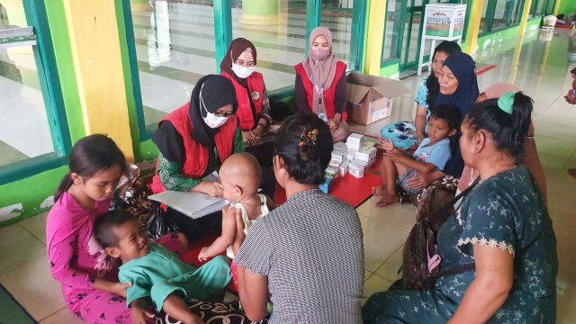 Personil TGC Dinkes Makassar Sasar Warga Terdampak Banjir, Pastikan Kesehatan Warga