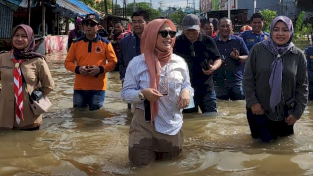 Cek Posko Kesehatan dan Pastikan Bantuan Tepat Sasaran, Wakil Walikota Makassar Fatmawati Rusdi Tinjau Lokasi Banjir di Paccerakkang