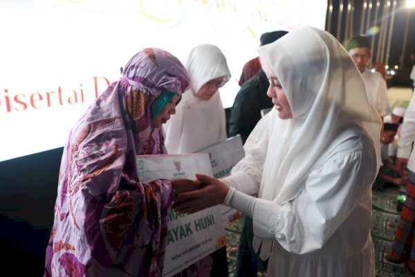 Empat Warga Makassar Terima Bantuan Perbaikan Rumah Tidak Layak Huni