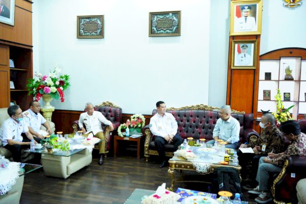 Pertemuan Bupati Pangkep Yusran dan Deputi Kementerian UMKM Bahas Produksi Garam